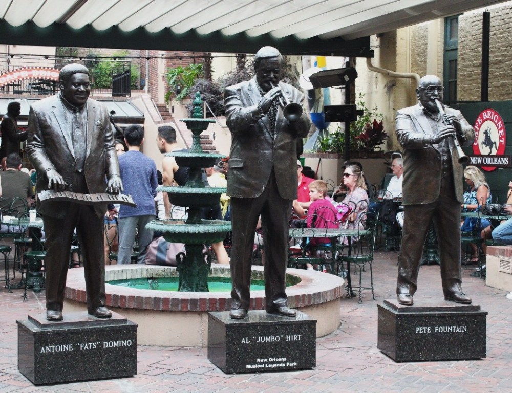 14DA9460-487C-4F01-BA16-83A69A0E2A8E