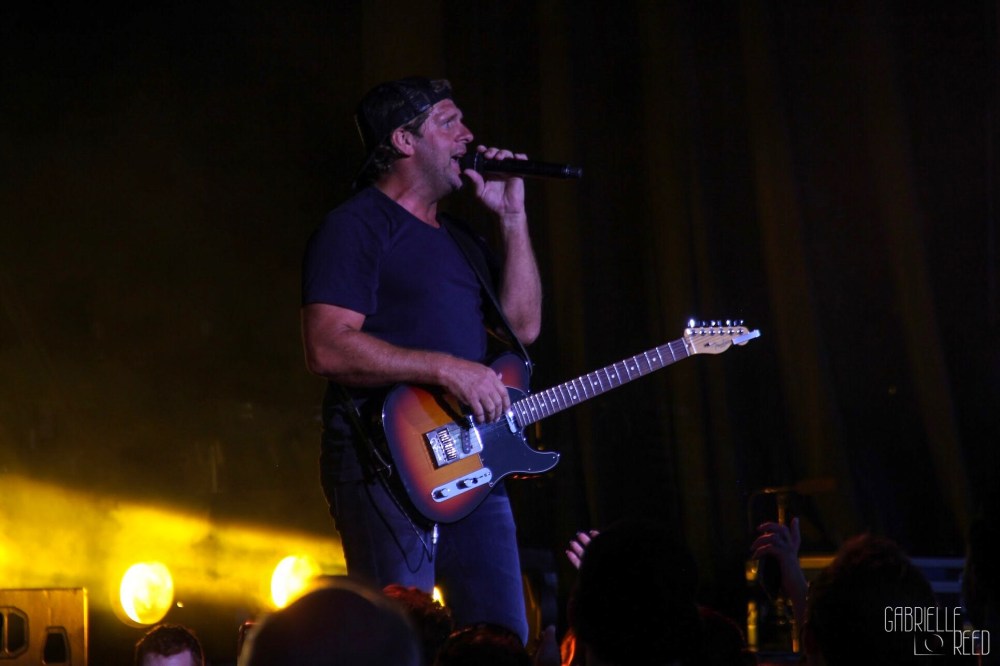 BCEB5BFE-317C-48C5-A3F2-DB7664E0D5D6