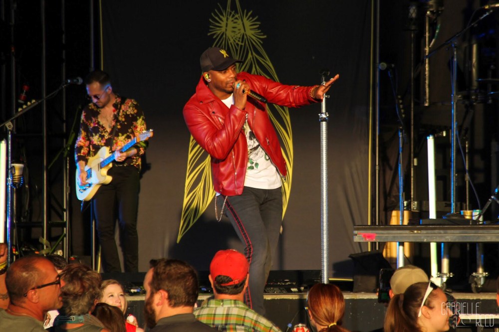 DAAE5409-1E67-495A-9CD4-2D23A28C5870